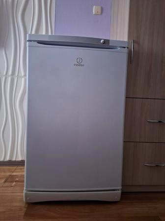 Морозильник Indesit