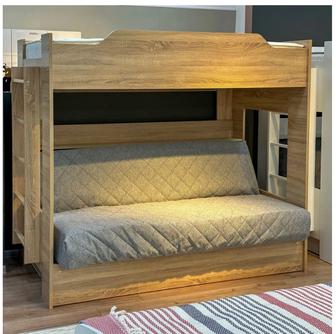 Продается двухъярусная кровать (90х190 см)