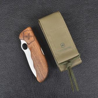 Нож складной VICTORINOX Hunter Pro Walnut Швейцарский