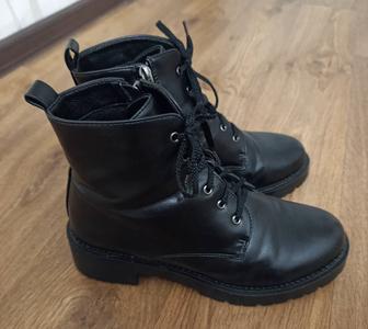 Продам ботинки.