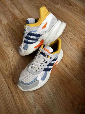Продам кроссовки Adidas оригинал, отличное состояние