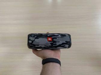 JBL Flip 5 Bluetooth колонка / басит отлично / идеал