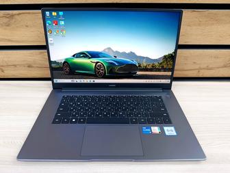 HUAWEI брендовый ноутбук с отличными характеристиками.