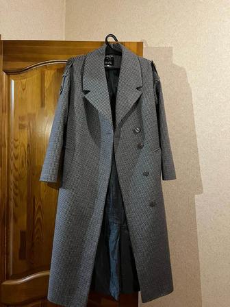 Длинное демисезонное пальто