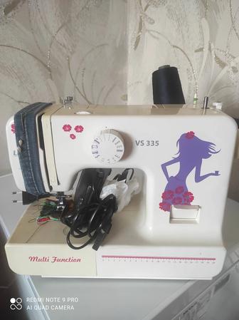 Швейная машина электрическая. В хорошем состоянии.