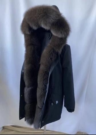 Продам зимнюю парку, натуральный мех, песец