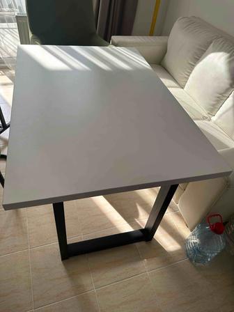 Продам стол