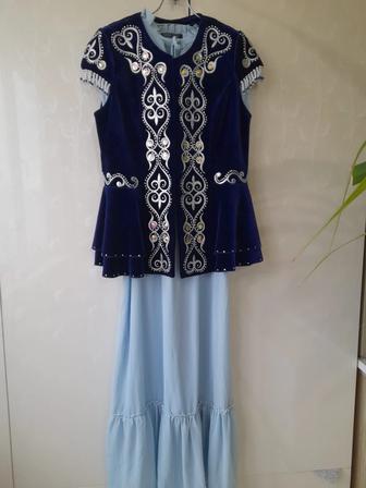Продам платье с кажекей (жилет)