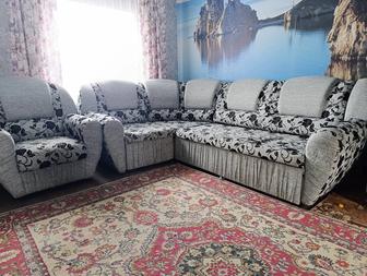 Продам угловой диван и кресло