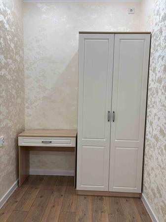 Шкаф и туалетный стол