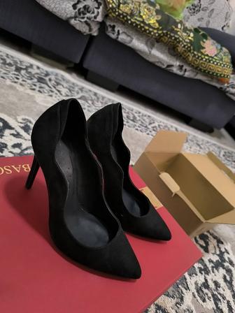 Туфли Bershka, черные , запасные колодки в комплекте , 38 размер