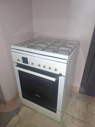 Продаю газовую плиту б/у Bosch