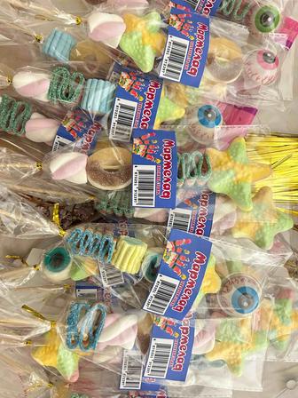 Яркие мармеладные шпажки