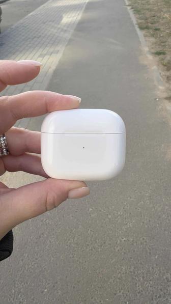 Продам кейс от air pods 3