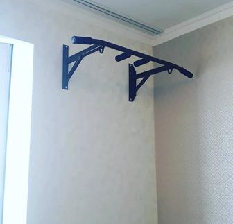Турник настенный