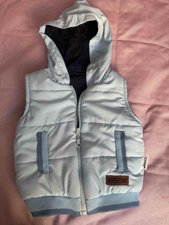 Продам теплые жилетки