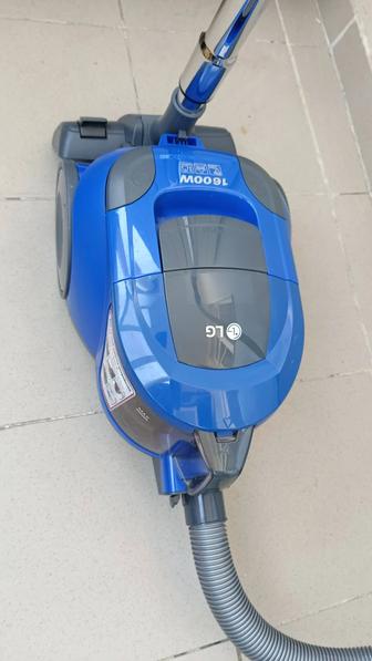 Пылесос LG 1600W