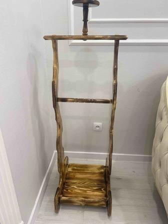 Продам вешалку для одежды