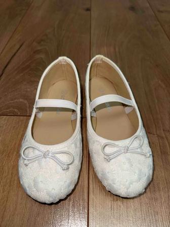 Обувь для девочки в хорошем состоянии