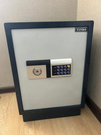 Продам сейф