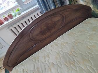 Продаю двуспальную кровать б/у, в хорошем состоянии, размер 2м. на 1,7 м.