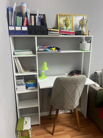 Детская кровать и стол