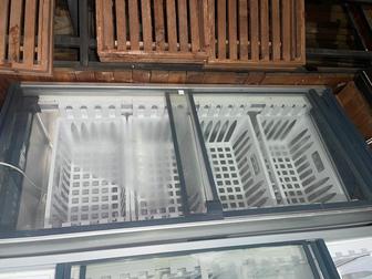 холодильник и морозильные камеры