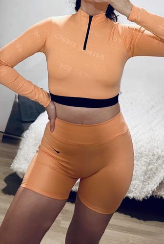 Недорого спортивный костюм Nike для тренировок в идеальном состоянии без за