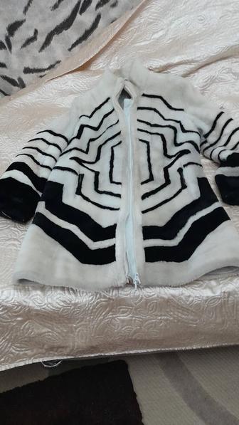 Шуба Натуральный мех Белая 44-46 до колена