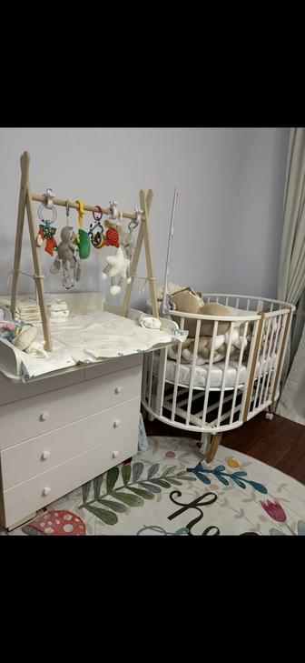 Продам детский комод с пеленалкой состояние идеальное. Матрас входит.