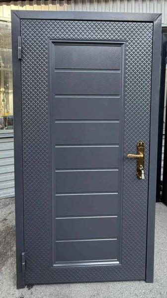 Железные входные двери установка.