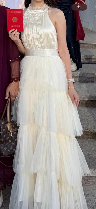 Белая платье