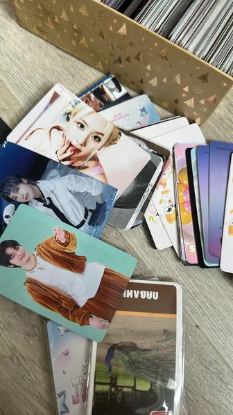 Карточки и наклейки K-Pop