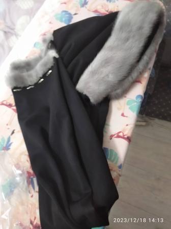 Срочно продам платок зимний с мехом норка.