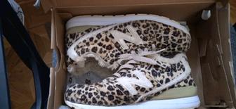 Утепленные кроссовки New Balance.