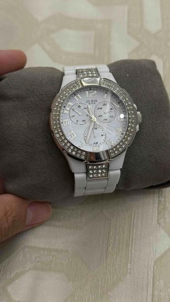 Часы Guess
