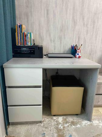 Продам стол письменный