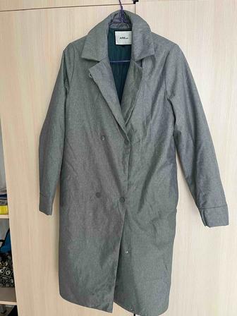 продам осенюю куртку ниже колен