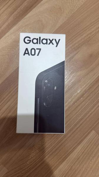 Продам самсунг А 07 новый