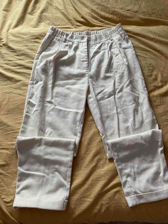 Продам брюки молочного цвета