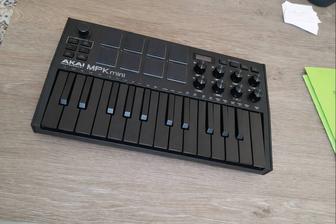 Миди клавиатура akai MPK mini MK4