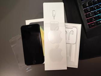 Продам iPhone SE 64Gb