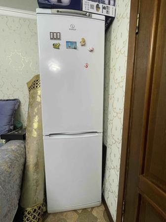 Продаю холодильник