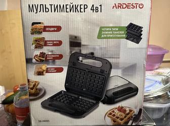 Продам новый мультимейкер, вафельницу 4в1.