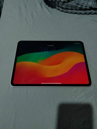 Продам Айпад м4