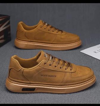 Продам мужскую обувь кроссовки