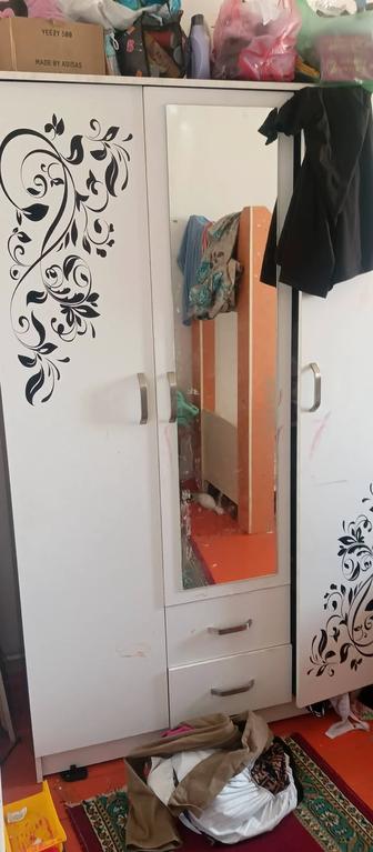 Продам шифоньер
