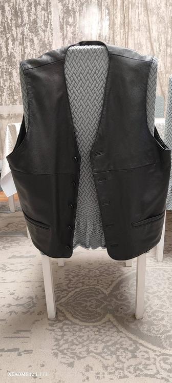 Натуральная кожаная жилетка