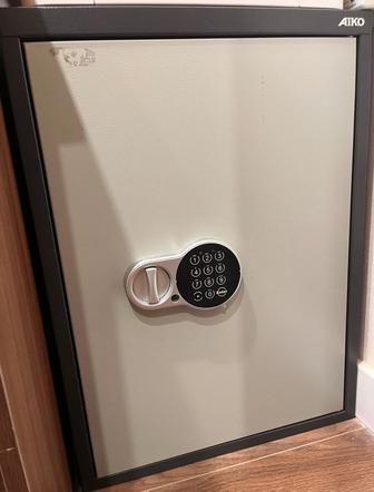 Продам сейф