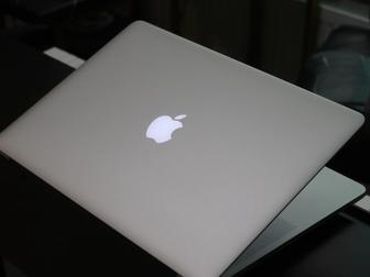 MacBook Pro 15 (i7, 16GB RAM, 512 GB SSD)